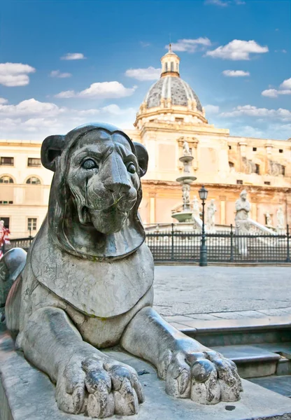 Lion Stone Statue Piazza Pretoria Palermo Sicily Italy — Stock Photo, Image