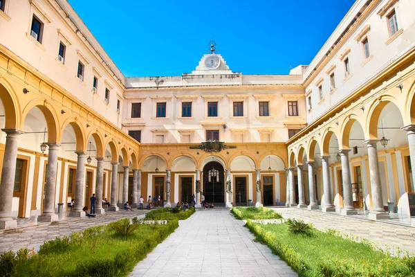 Čtyřúhelník Právnické Fakulty Univerzity Palermu Sicílie Itálie — Stock fotografie