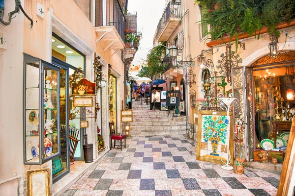 Taormina Sicilien Sep 2014 Turisternas Konsthörn Nära Centrum Sep 2015 — Stockfoto