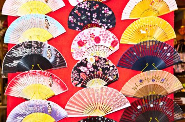 Japonya 'nın Kyoto semtindeki Gion geleneksel hayranları.