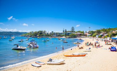 Sidney, Avustralya/Ocak 3, 2015.İnsanlar Ocak'ta Sydney Watson Bay kumlu plajda rahatlatıcı 3, 2015 , Avustralya. Watsons Bay, Cbd Sydney'e sadece 12 km uzaklıktadır..