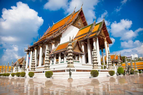 Wat Suthat Thep Wararam Templo Budista Bangkok Tailandia —  Fotos de Stock