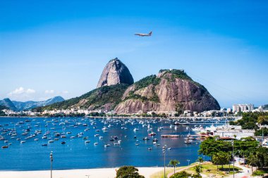 Rio De Janeiro ve Sugar Loaf, Brezilya panoramik görünümü .