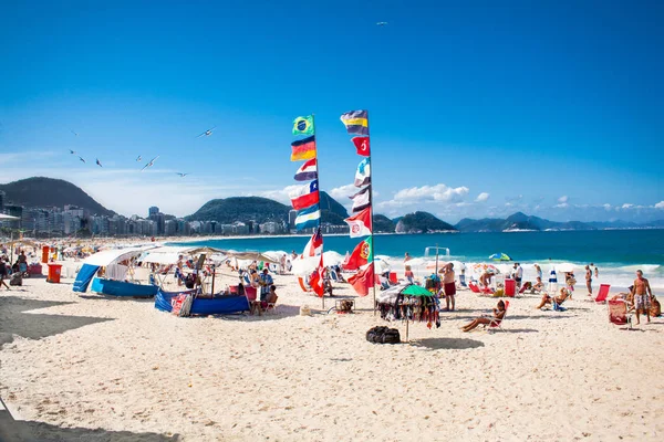 Rio Janeiro Brazylia Kwietnia 2015 Flagi Brazylijczycy Kwietniu 2015 Copacabana — Zdjęcie stockowe