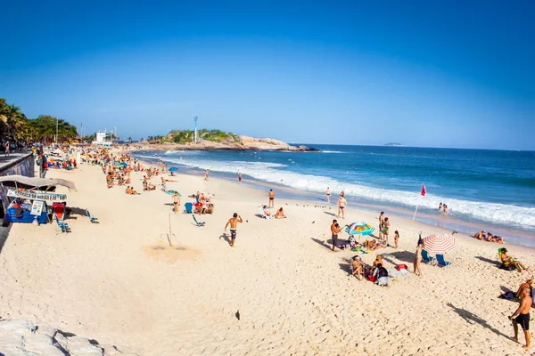 Rio Janeiro Brasilien April 2015 Brasilianska Ipanema Beach Rio Janeiro — Stockfoto