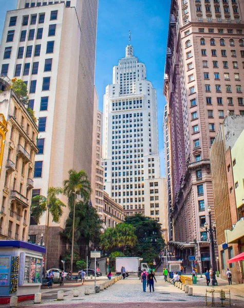 阿尔蒂诺 阿兰特斯大厦也被称为 巴内斯帕大厦 是位于巴西圣保罗市中心的重要摩天大楼 — 图库照片