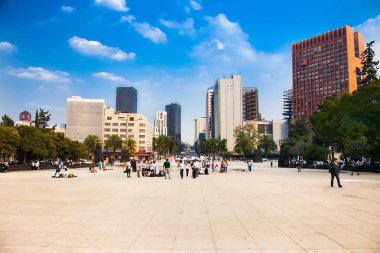 Mexico City - 2 Aralık 2015; Aralık'ta Tabacalera Plaza De La Republica insanlar 2, 2015 Mexico City, Meksika. Amerika'nın en büyük şehridir..