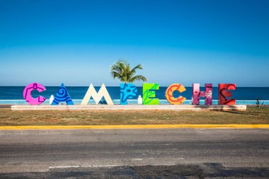 Campeche, Meksika - 14 Aralık 2015: Asta de Bandera, 14 Aralık 2015 tarihinde Campeche Sahili,Yucatan, Meksika . Amerika.
