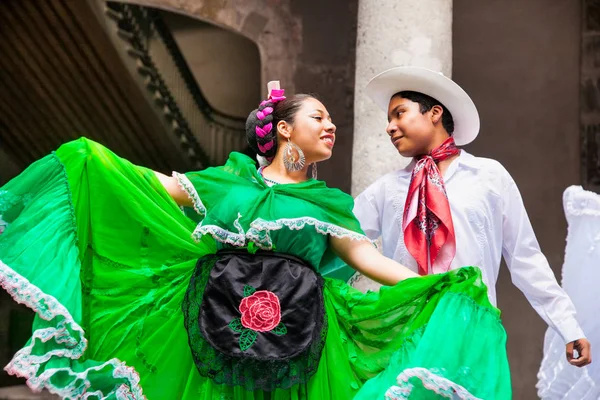 Ciudad México México Dic 2015 Ballet Folclórico Mexicano Actúa Centro —  Fotos de Stock