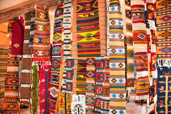 墨西哥瓦哈卡的传统墨西哥手工地毯 — 图库照片