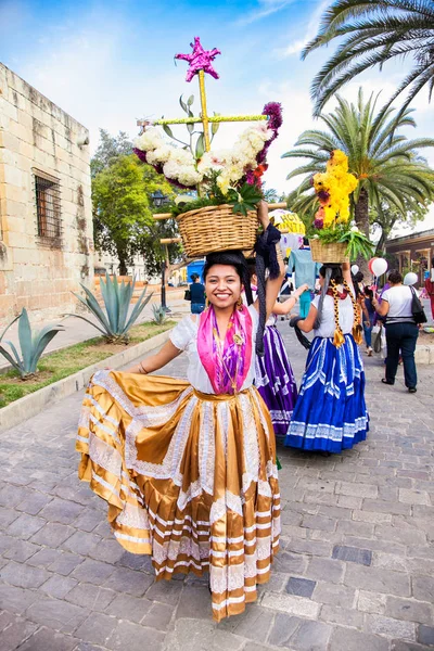 Oaxaca México Dic 2015 Hermosa Dama Celebrando Día Virgen Guadalupe — Foto de Stock