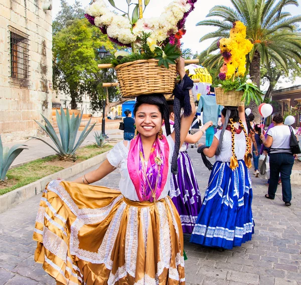 Oaxaca Mexiko Dec 2015 Beautiful Lady Firar Dag Jungfru Guadalupe — Stockfoto