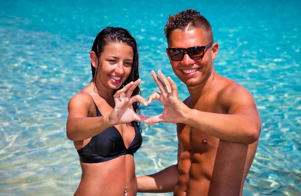 Beau Couple Embrasser Sur Plage Grèce — Photo