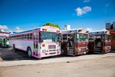 Chetumal, Meksika - 16 Aralık 2015 : 16 Aralık 2015 tarihinde Chetumal Belize için otobüs durağı. Meksika.