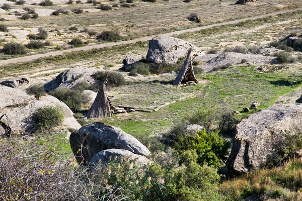 Replika Travní Chaty Národním Parku Qobustan Ázerbájdžán Qobustan Petroglyfy Jsou — Stock fotografie