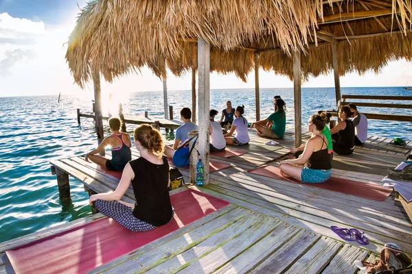 Caye Caulker Belize Jec 2015 Yoga Quai Île Caye Caulker — Photo