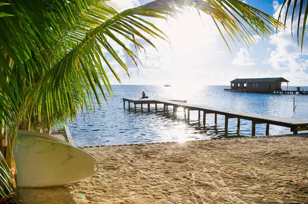 Caye Caulker ベリーズの青緑色の水と美しいカリブ海の光景 — ストック写真