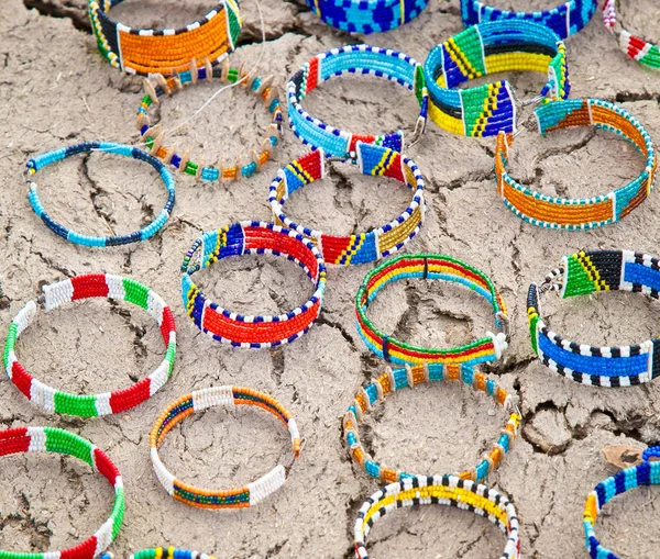 Masai Traditionelle Armbänder Und Schmuck Auf Dem Dorfmarkt Tansania — Stockfoto