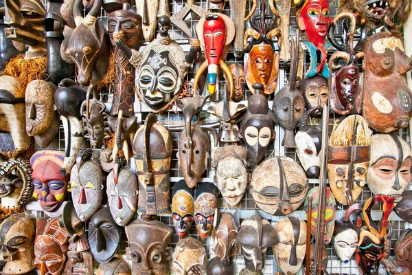 Máscaras Africanas Antigas Venda Mercado Nairobi Quênia África — Fotografia de Stock