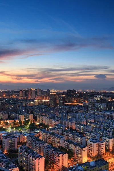 Xiamen Doğu Dağ Villa Akşamı