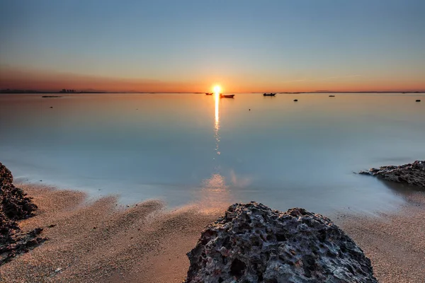 Сяньгуаньшань Beach Sunrise — стоковое фото