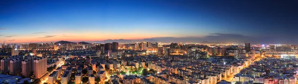 Xiamen Doğu Dağ Villa Akşamı