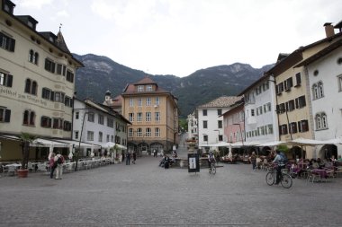 Caldaro, Trentino 'daki ana meydan.