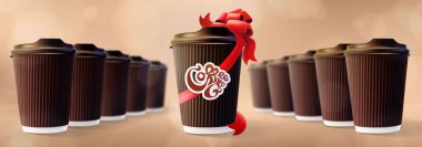 Kahve kaldı. Bardak hediye Kupası ile dalgalanma. Bokeh Cappuccino arka plan