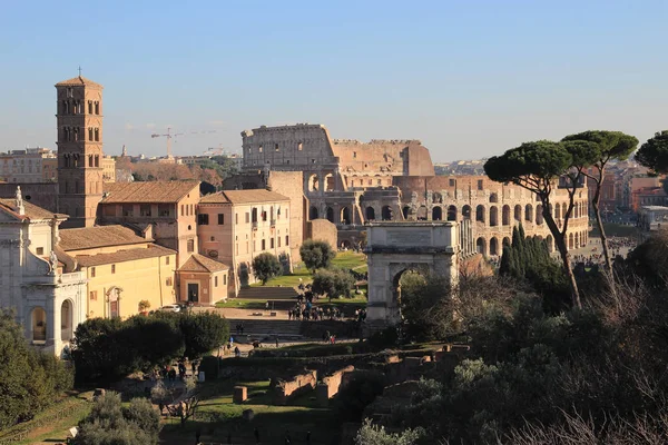 People in the Roman Forum — Stock Photo, Image