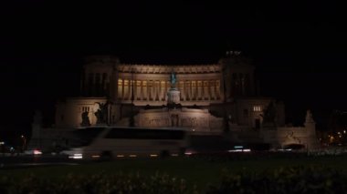 Roma'nın gece Vittoriano'ya