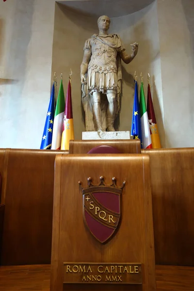 パラッツォ セナトリオ コムーネ ・ ディ ・ ローマ (ローマの議会の座席) — ストック写真