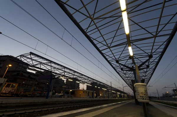 Bahnhof bei Nacht — Stockfoto