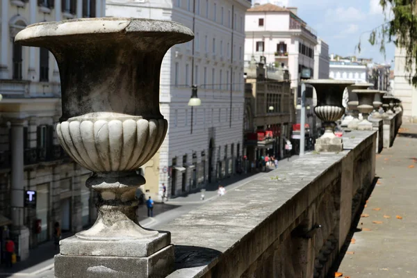 Big vase in Rome — Stock Photo, Image