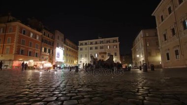 Trastevere Meydanı zaman atlamalı Roma'da Santa Maria