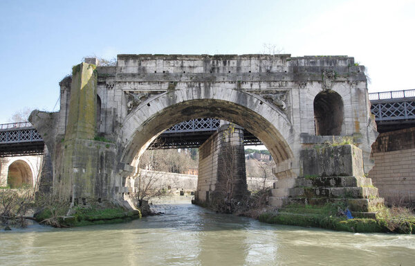 Ponte rotto in Rome