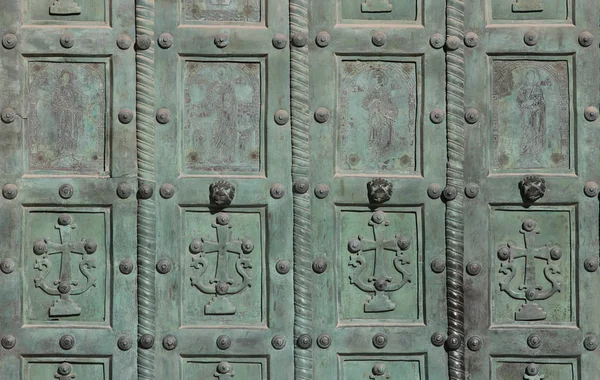Porta de bronze da catedral de Salerno — Fotografia de Stock