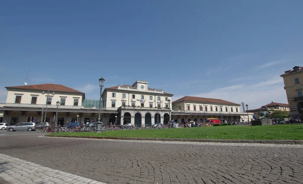 Novara järnvägsstation — Stockfoto