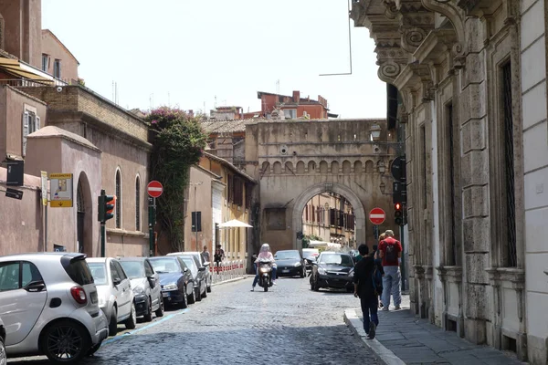 Порта Сеттимиана в Риме — стоковое фото