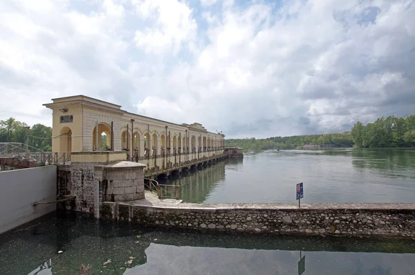 Panperduto graben am ticino fluss — Stockfoto