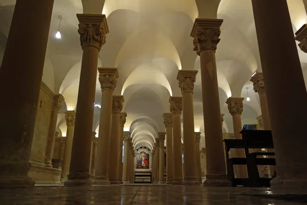 レッチェ大聖堂の地下聖堂 — ストック写真