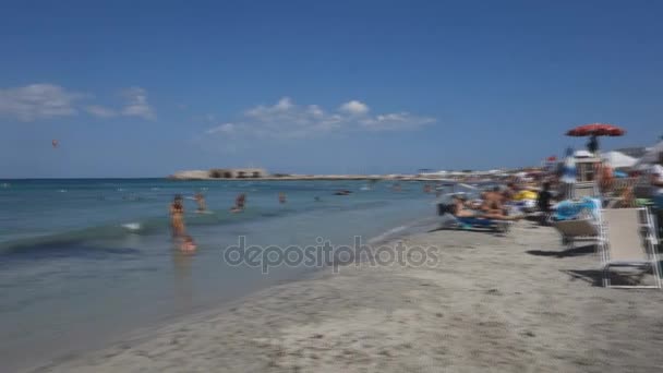 San Foca Italië Juli 2017 Mensen Genieten Van Het Heldere — Stockvideo