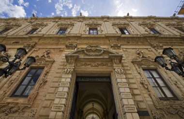 Palazzo della Provincia Lecce Sarayı