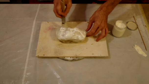 Artiste Studio Fabrication Moules Caoutchouc Latex Liquide Pour Moulage Cire — Video