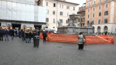 Roma, İtalya - 11 Aralık 2017: İtalyan şarkıcı Lando Fiorini Santa Maria Bazilikası'na in Trastevere, cenaze.