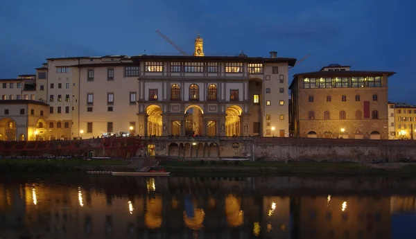 Uffizi Galerisi gece — Stok fotoğraf