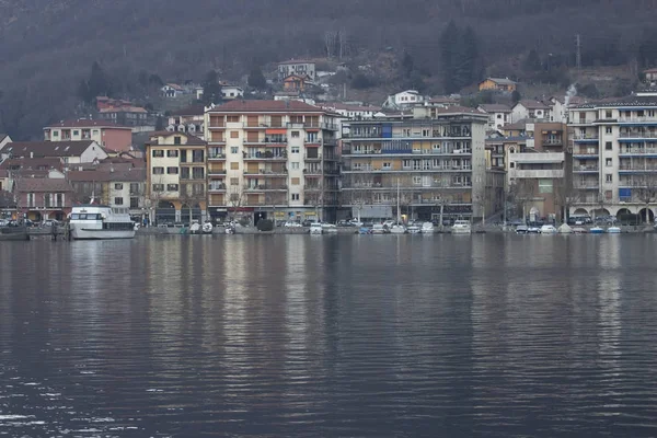 Omegna Orta sø, Italien - Stock-foto