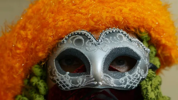 ヴェネツィアのカーニバルのマスクをクローズ アップ — ストック写真