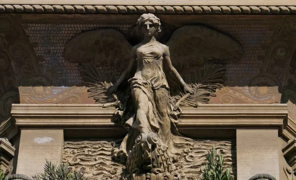 Art Nouveau seger staty — Stockfoto
