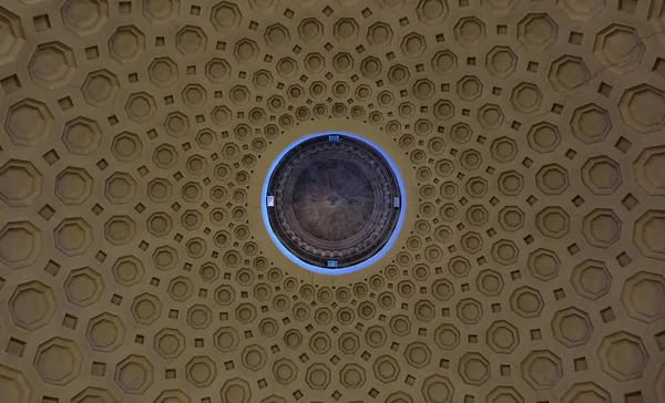 Ancient Roman dome and Oculus — Stock Photo, Image