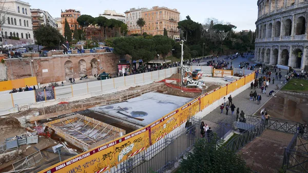 Utgrävning i Rom nära colosseum — Stockfoto